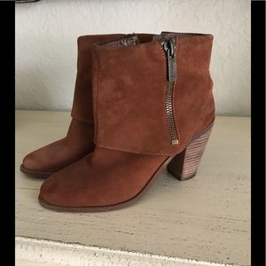 Jessica Simpson Brown booties